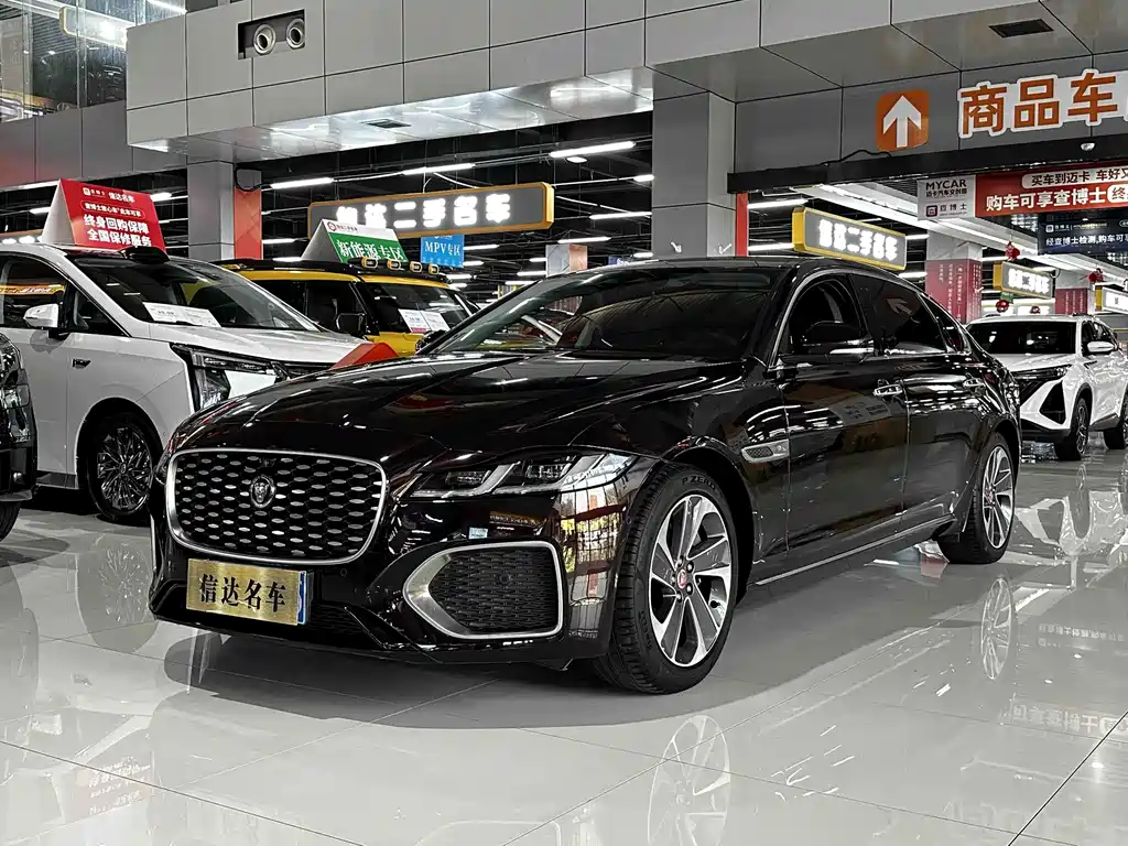 Jaguar XFL 2022 — фото 1