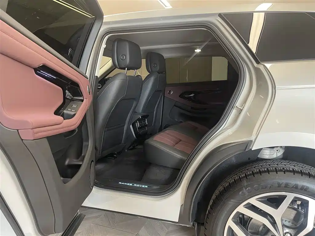 Land Rover Evoque 2025 — фото 18