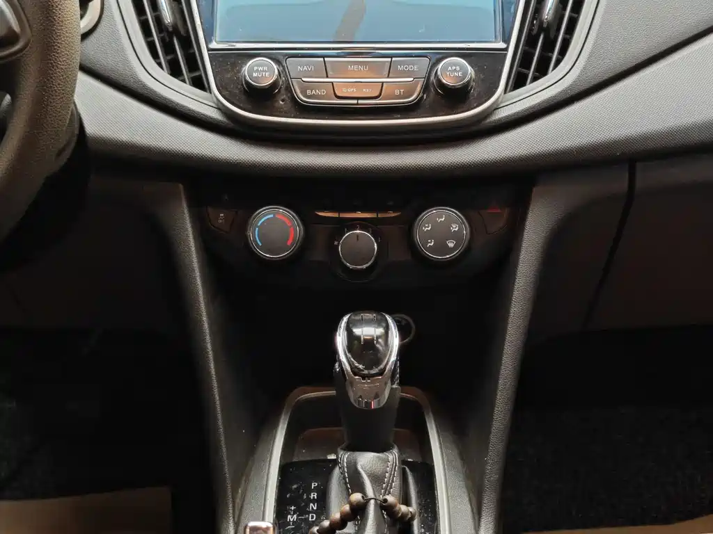 Chevrolet Cavalier 2017 — фото 18