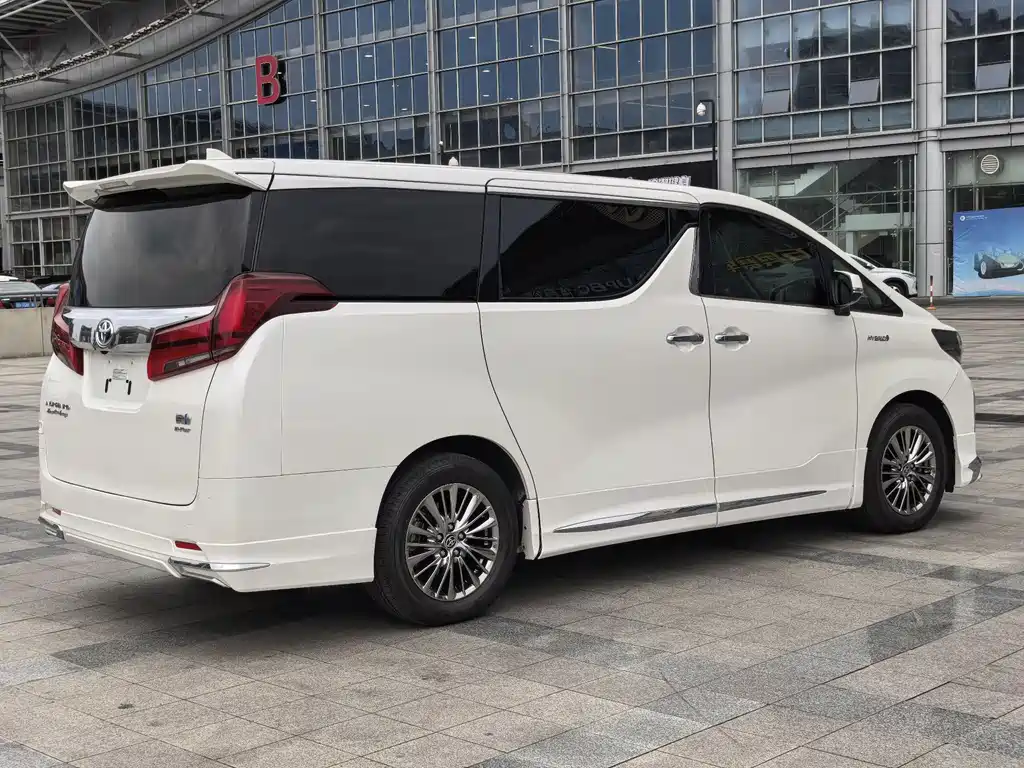 Toyota Alphard 2021 — фото 6