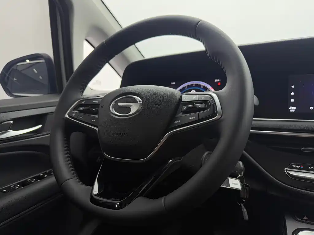 GAC Trumpchi M6 2022 — фото 13