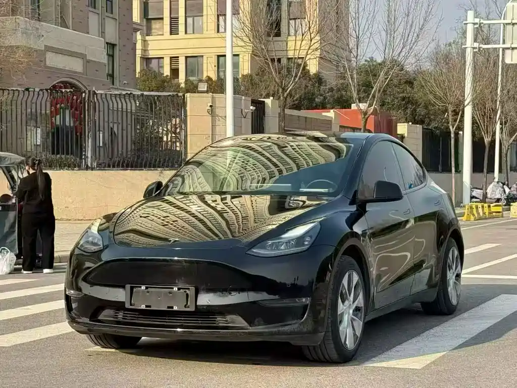 Tesla Model Y 2021 — фото 1