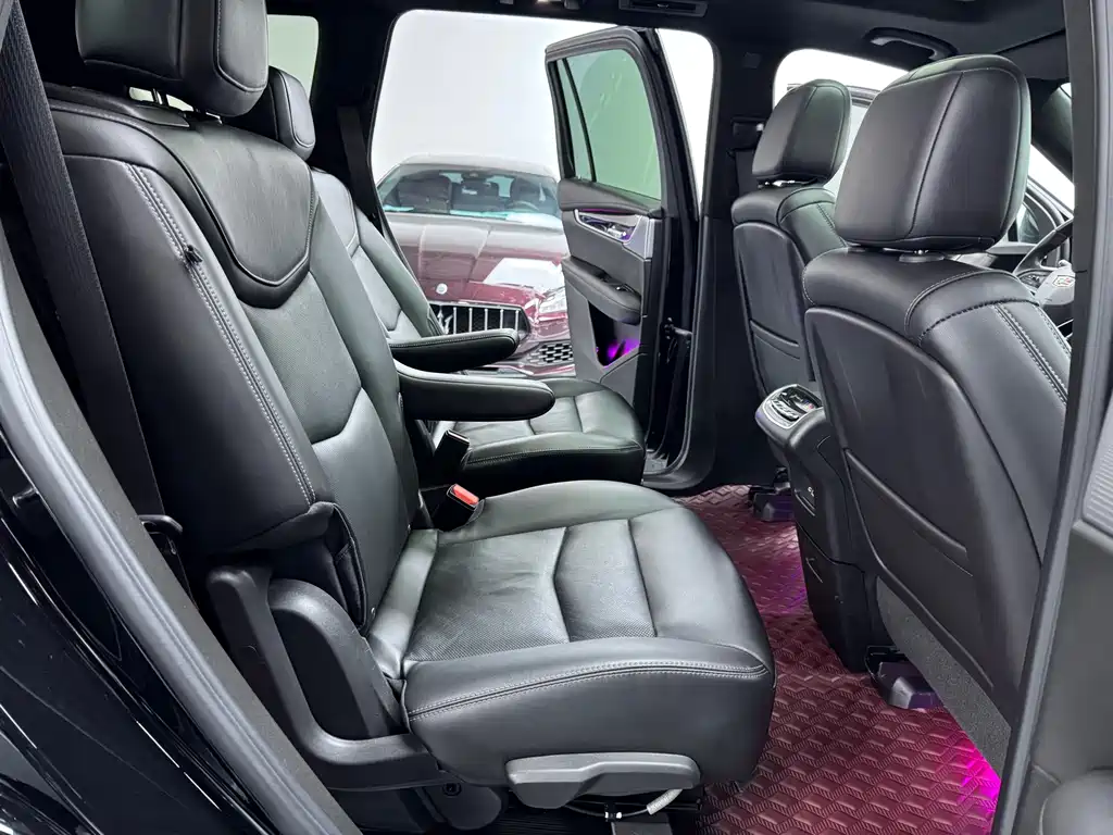 Cadillac XT6 2022 — фото 14