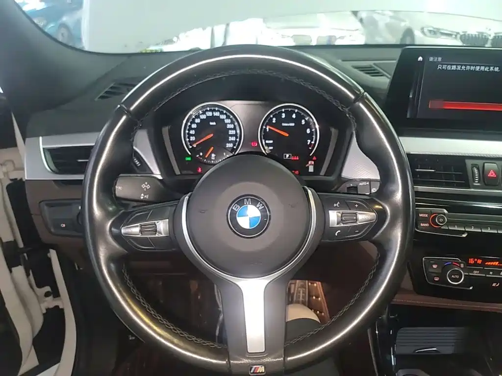 BMW X2 2022 — фото 11