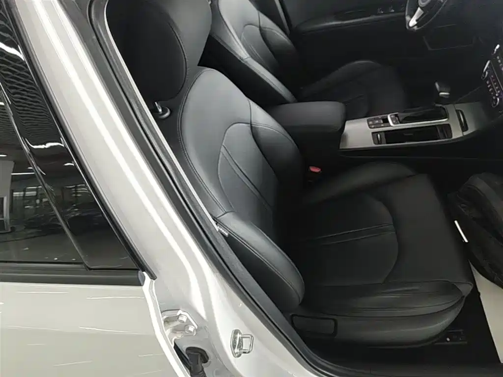 Kia K5 New Energy 2020 — фото 25