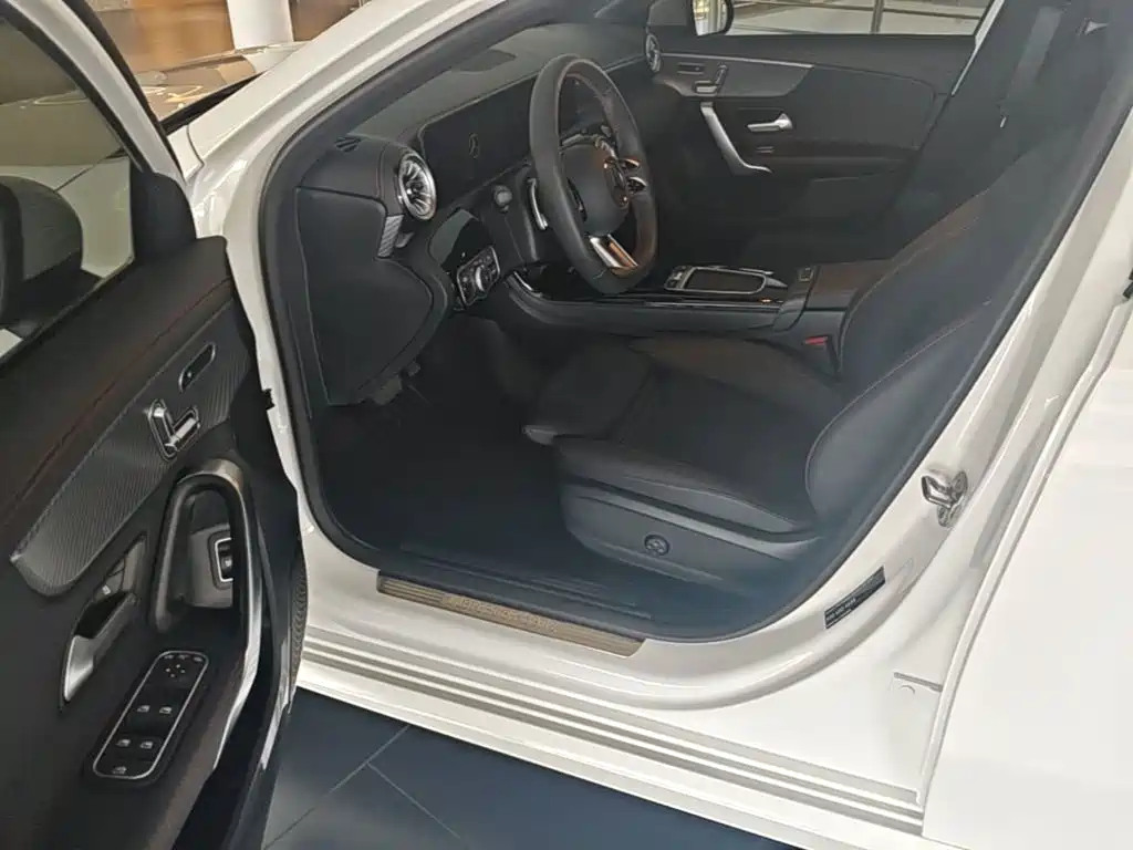 Mercedes-Benz A-Class 2025 — фото 16