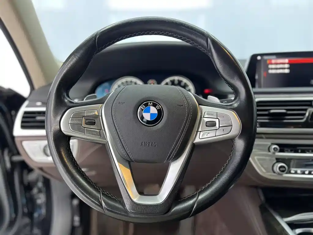 BMW 7 Series 2019 — фото 12