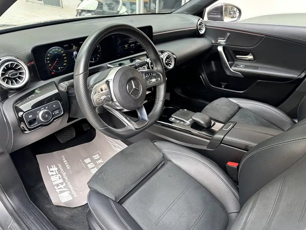 Mercedes-Benz A-Class 2022 — фото 10