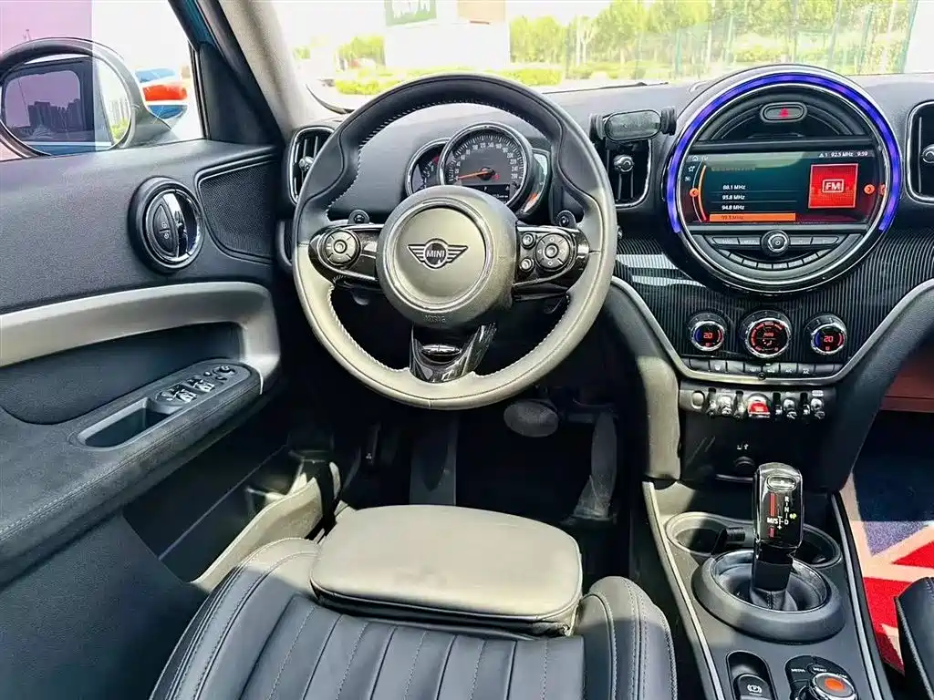 MINI Countryman 2019 — фото 19