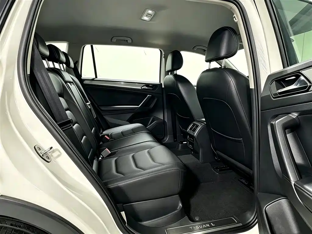 Volkswagen Tiguan L 2018 — фото 6