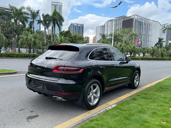 Porsche Macan 2016