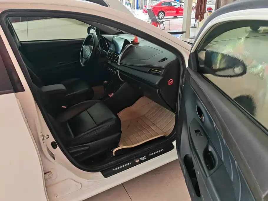 Toyota Vios 2015 — фото 8