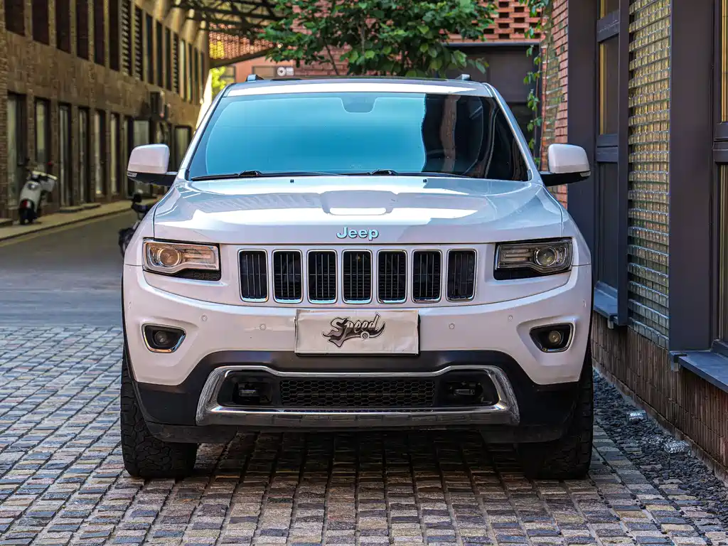 Jeep Grand Cherokee 2014 — фото 5