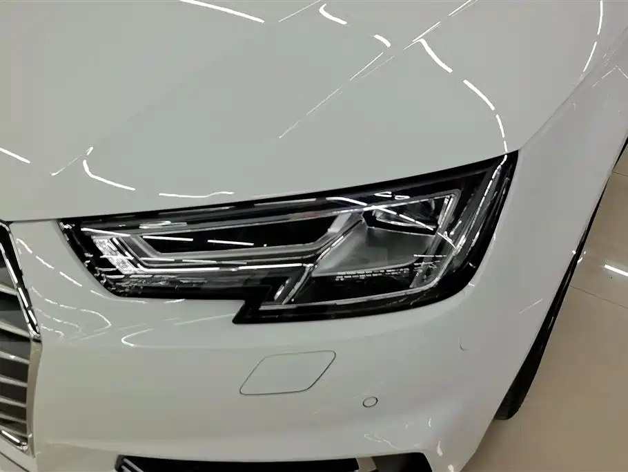 Audi A4L 2018 — фото 5