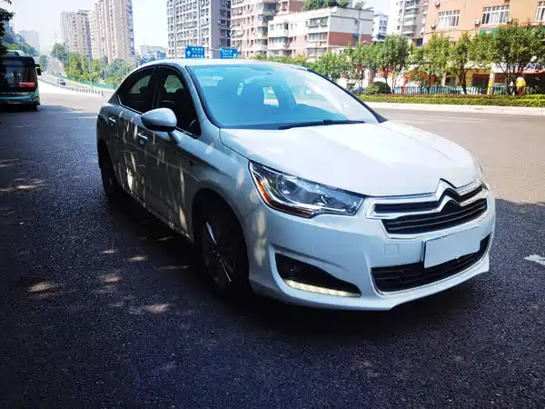 Citroën C4L 2014