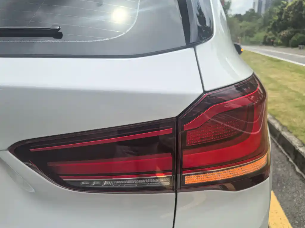 BMW X1 New Energy 2021 — фото 17