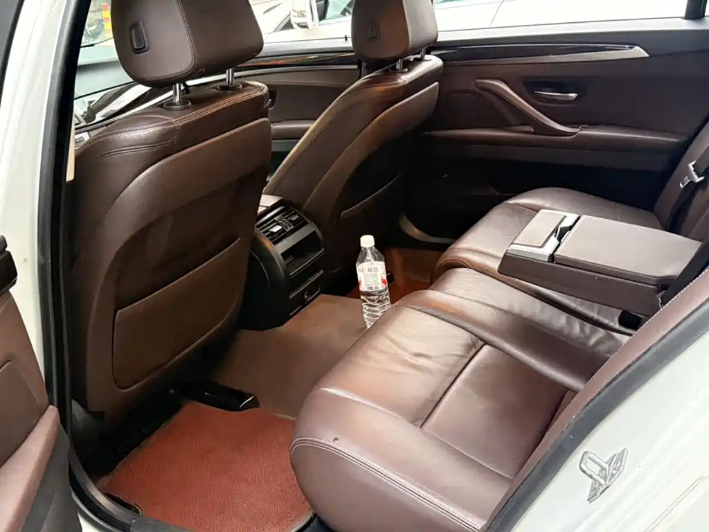 BMW 5 Series 2016 — фото 12