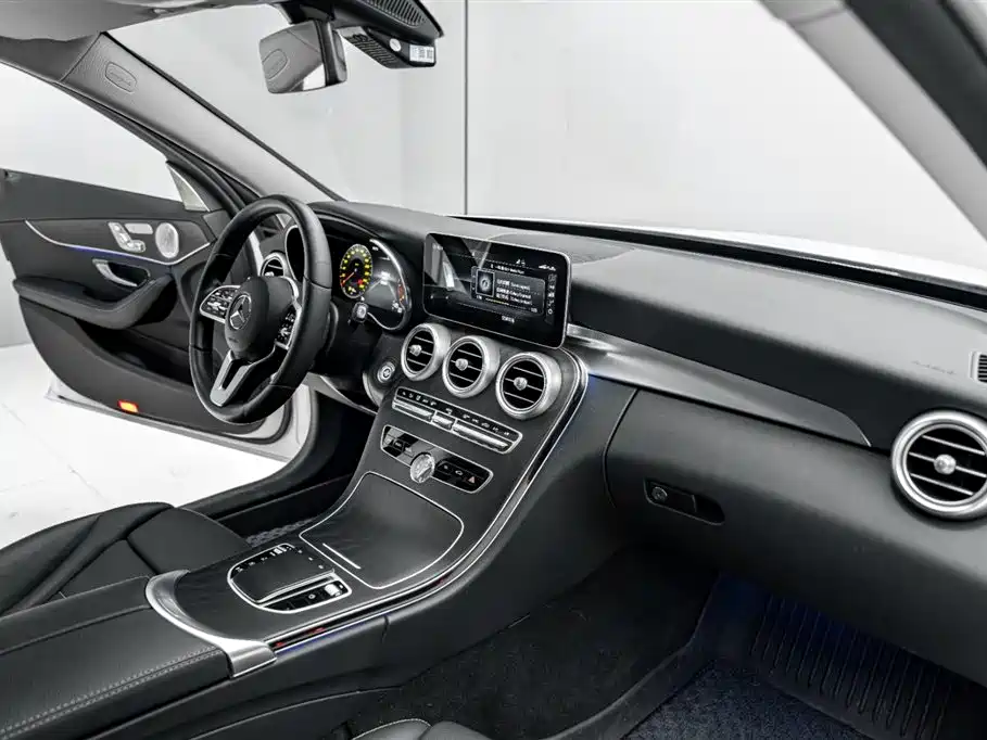 Mercedes-Benz C-Class 2021 — фото 21