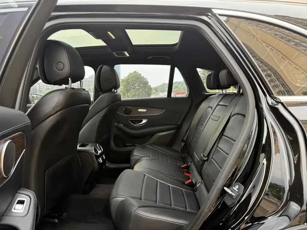 Mercedes-Benz GLC 2023
