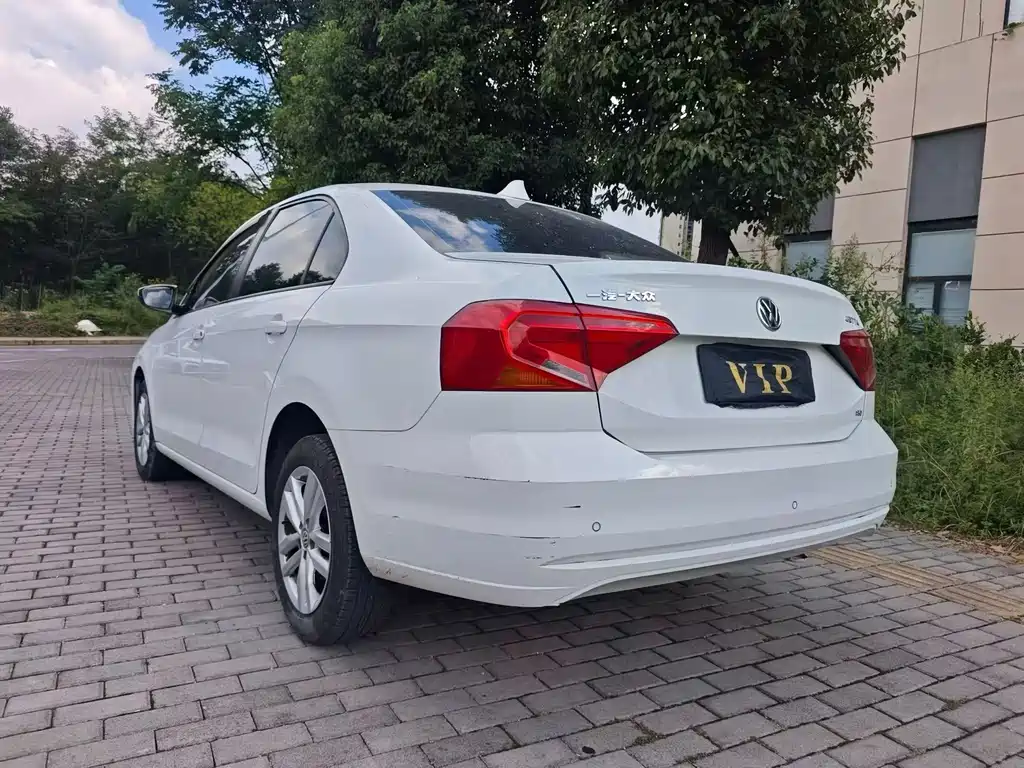 Volkswagen Jetta 2019 — фото 10