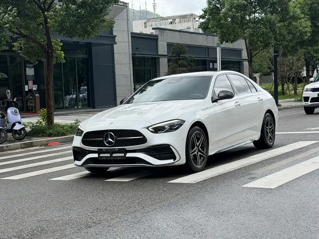 Mercedes-Benz C-Class 2023 — фото 1