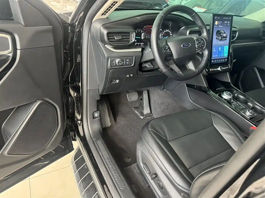 Ford Explorer 2021 — фото 13