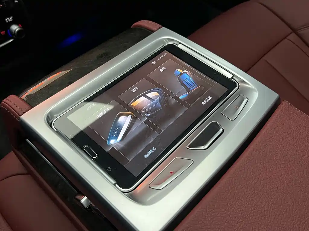 BMW 5 Series 2019 — фото 23