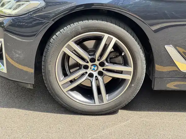 BMW 5 Series 2021