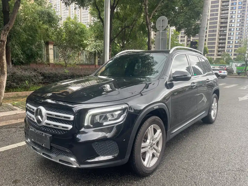 Mercedes-Benz GLB 2023 — фото 1