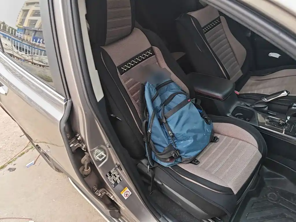 Toyota RAV4 2017 — фото 25