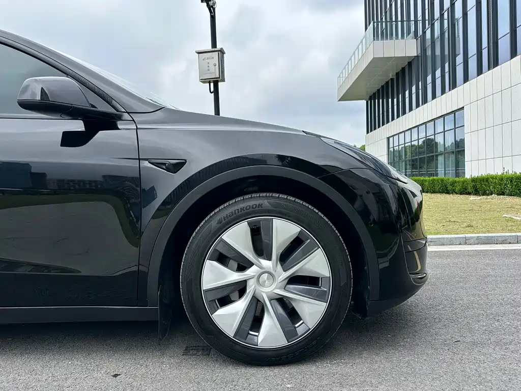 Tesla Model Y 2022 — фото 25