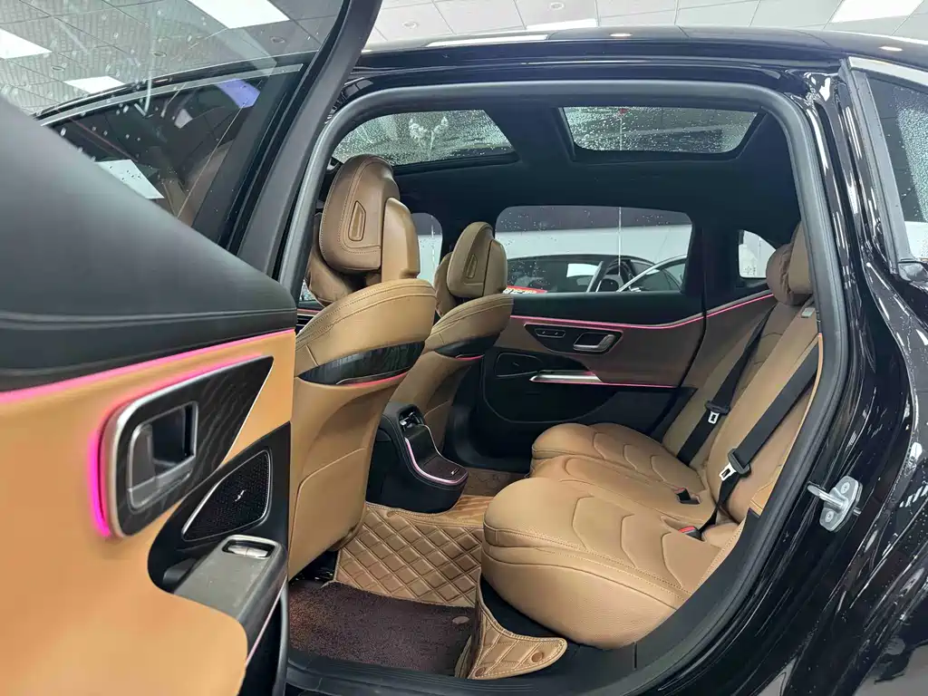 Mercedes-Benz E-Class 2024