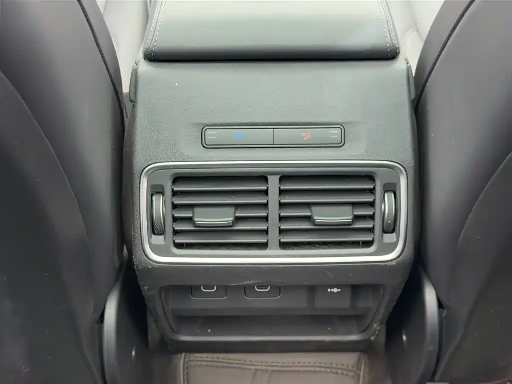 Land Rover Discovery Sport 2024 — фото 11