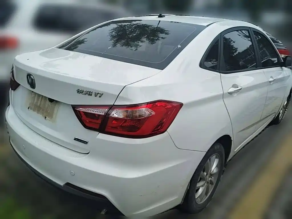 Changan Yuexiang V7 2017 — фото 10