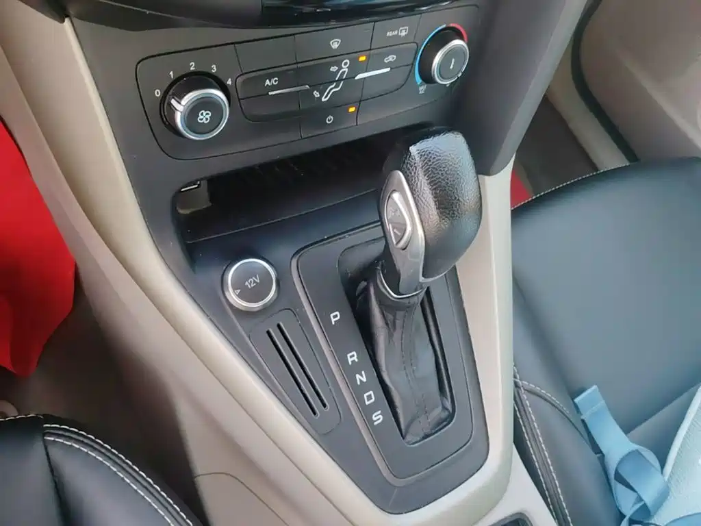 Ford Focus 2016 — фото 14
