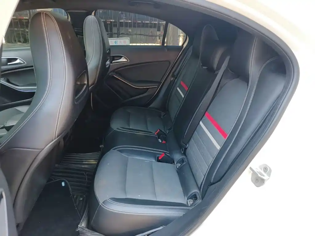 Mercedes-Benz A-Class 2015 — фото 17