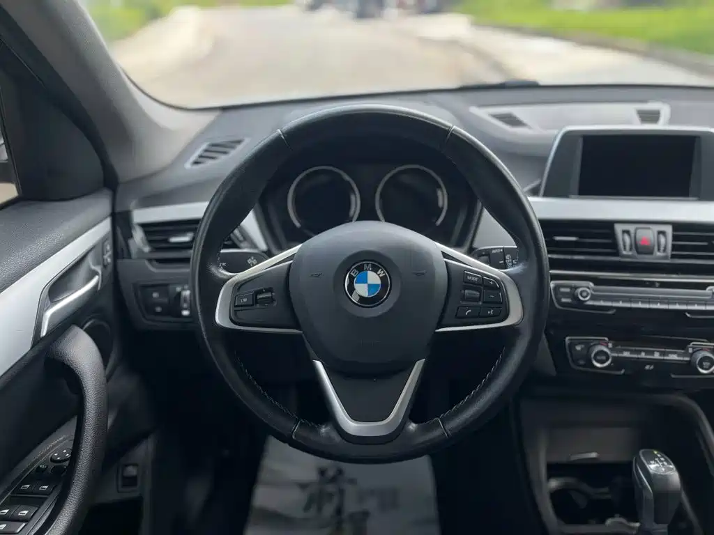 BMW X1 2018 — фото 14