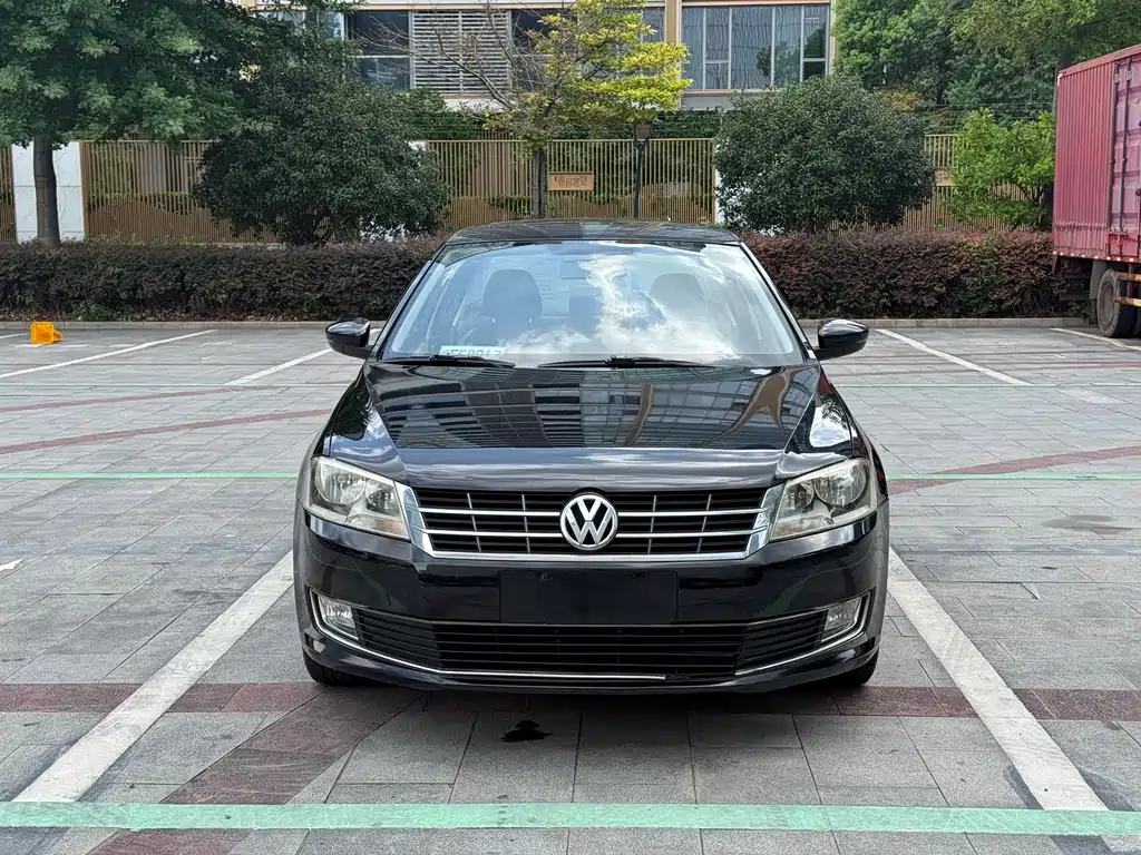 Volkswagen Lavida 2013
