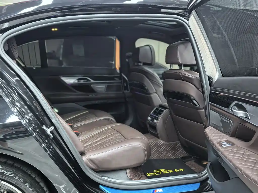 BMW 7 Series 2019 — фото 13