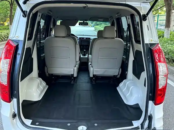 Wuling Hongguang 2018