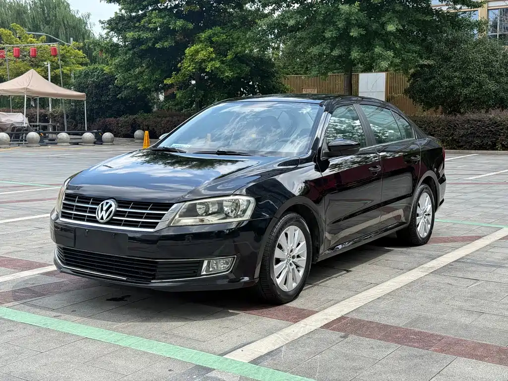Volkswagen Lavida 2013