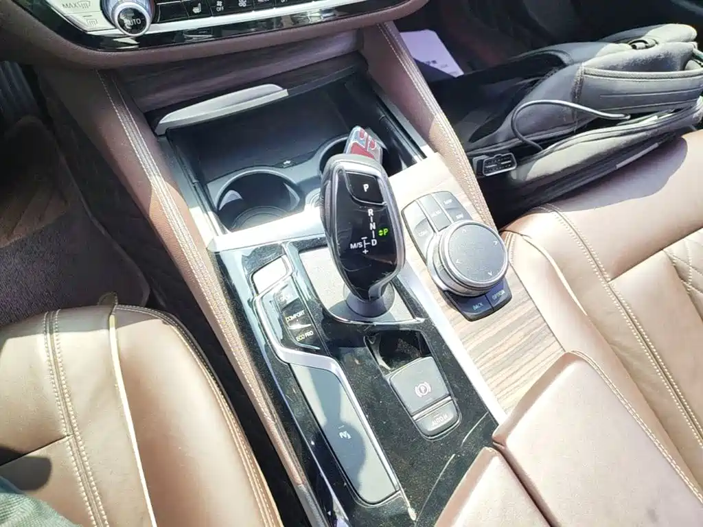 BMW 5 Series 2020 — фото 14
