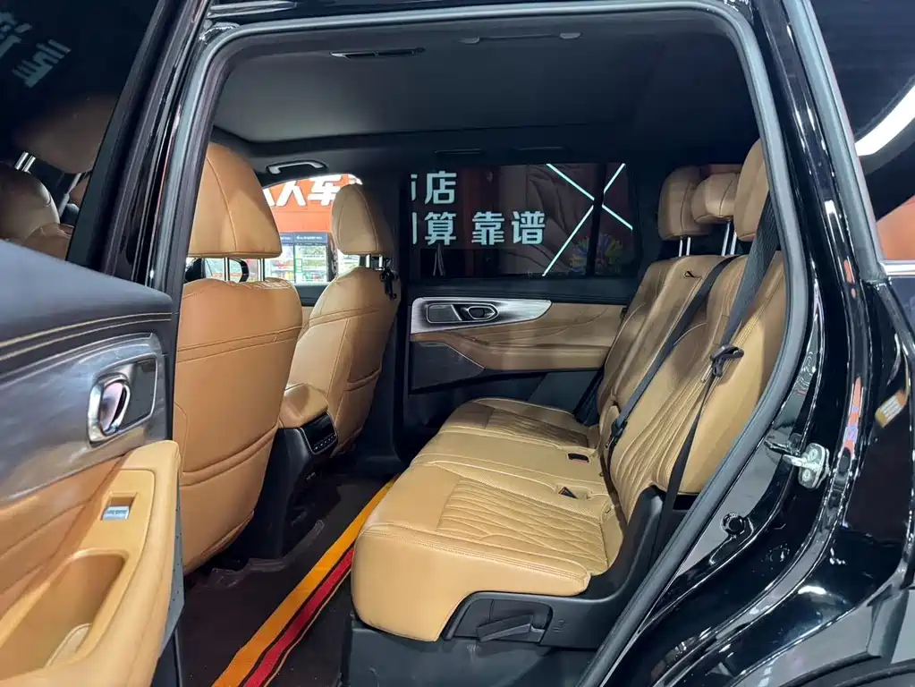 GAC Trumpchi GS8 2024 — фото 8