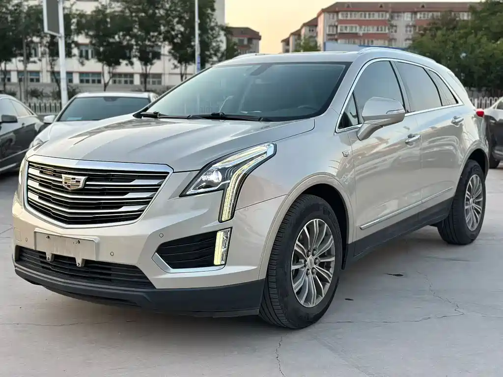 Cadillac XT5 2017 — фото 1