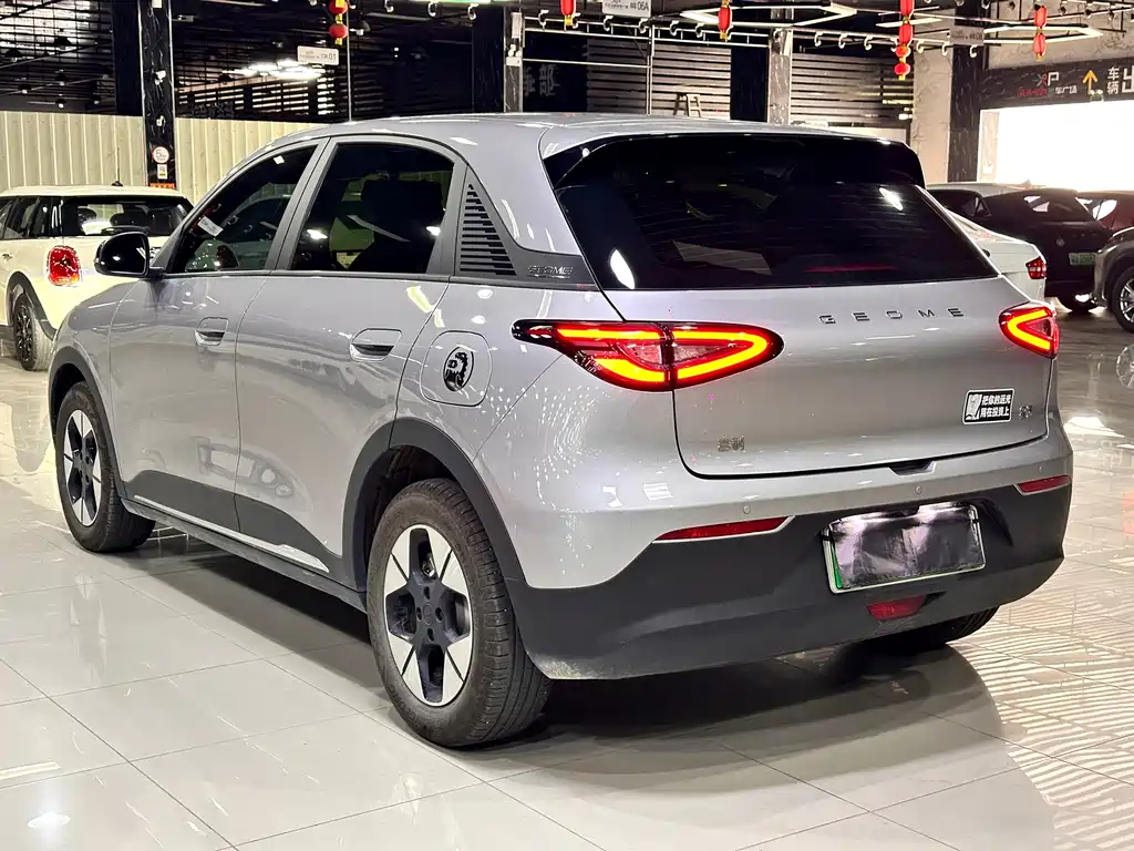 Geely Galaxy Starwish 2025 — фото 9