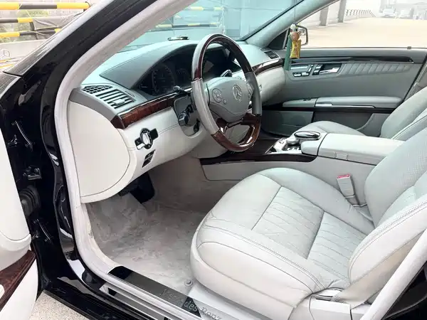 Mercedes-Benz S-Class 2012