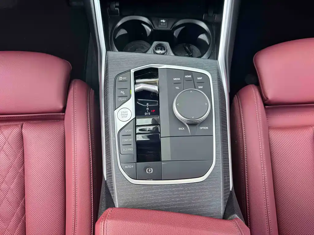BMW 3 Series 2025 — фото 19