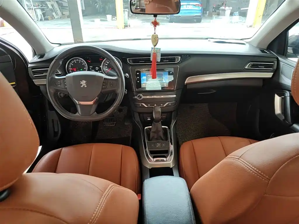 Peugeot 408 2015 — фото 10