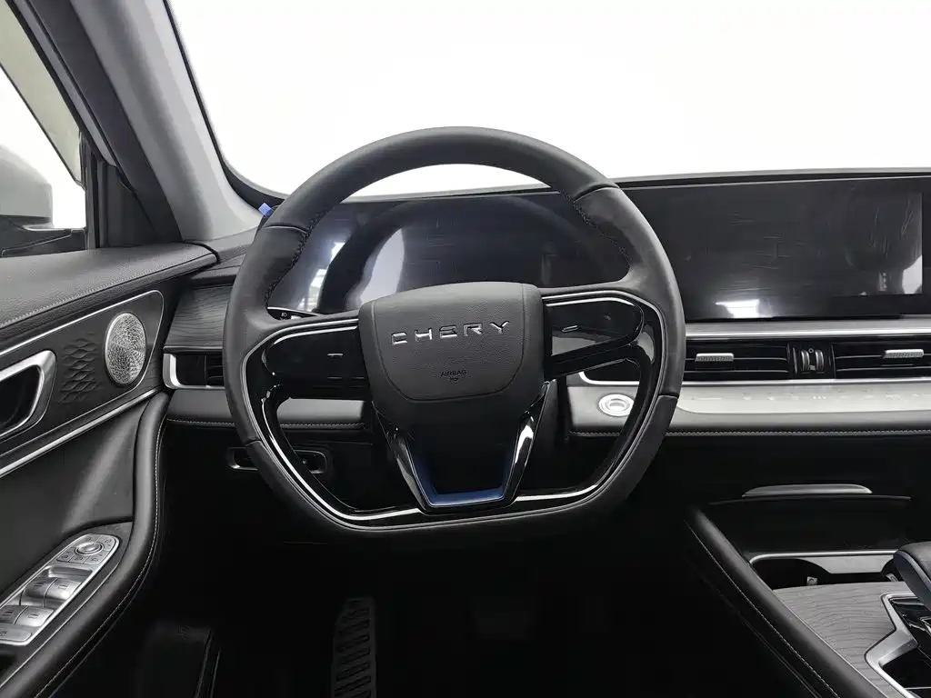 Chery Tiggo 8 PRO New Energy 2023 — фото 11