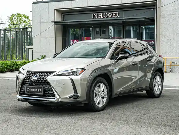 Lexus UX 2022
